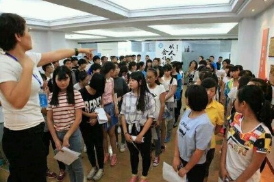 《電子廠招聘信息的冷熱交織：機遇與挑戰(zhàn)》